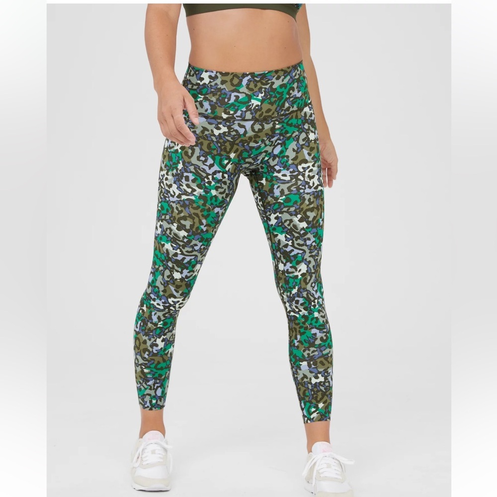 Offline By‎ Aerie Green Camo Leggings